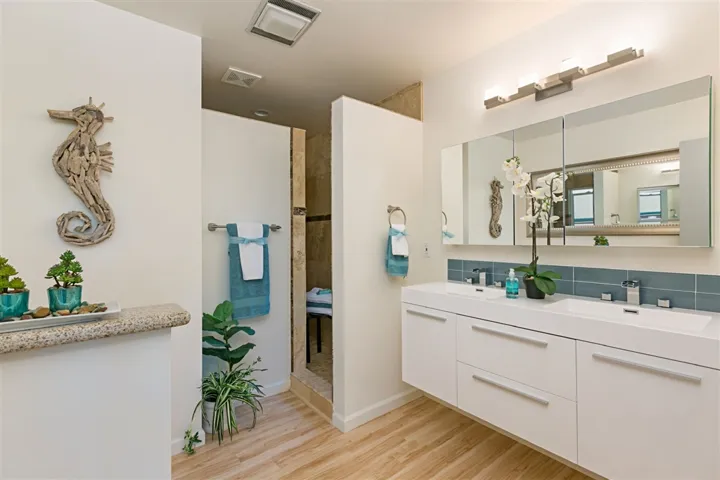 1624 Gascony Road, Encinitas, California 92024
