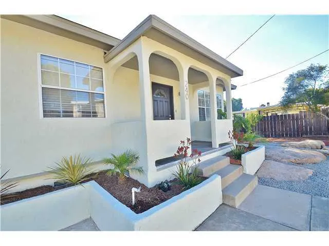 240 Loma Vista Place, El Cajon, California 92021