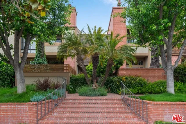 323 San Vicente 13, Santa Monica, California 90402