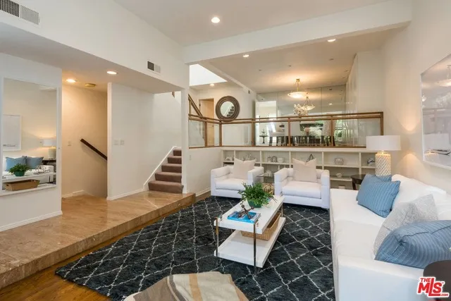323 San Vicente 13, Santa Monica, California 90402