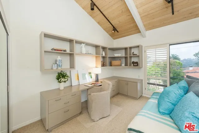 323 San Vicente 13, Santa Monica, California 90402