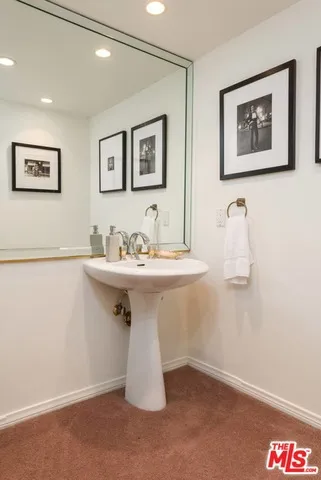 323 San Vicente 13, Santa Monica, California 90402