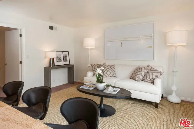 323 San Vicente 13, Santa Monica, California 90402