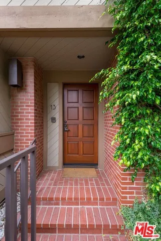 323 San Vicente 13, Santa Monica, California 90402