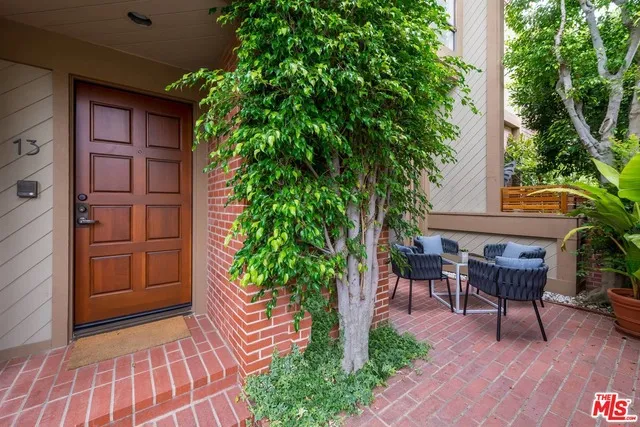 323 San Vicente 13, Santa Monica, California 90402