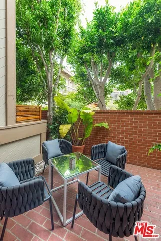 323 San Vicente 13, Santa Monica, California 90402