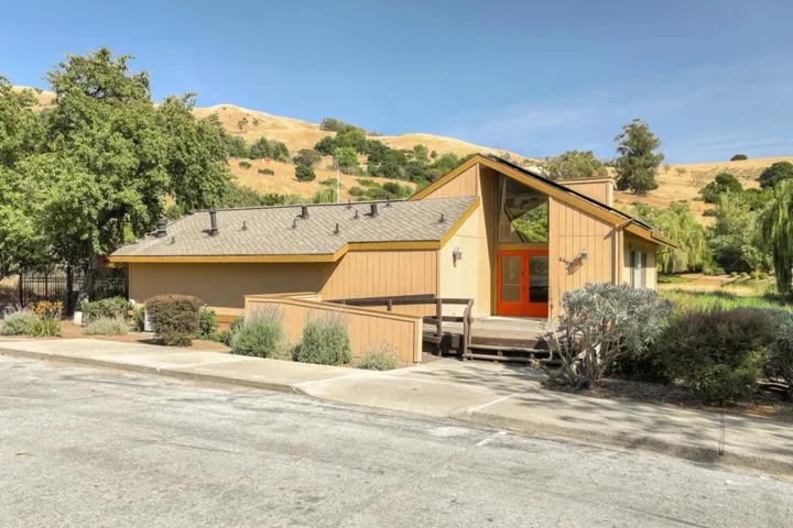 116 La Quebrada Way, San Jose, California 95127