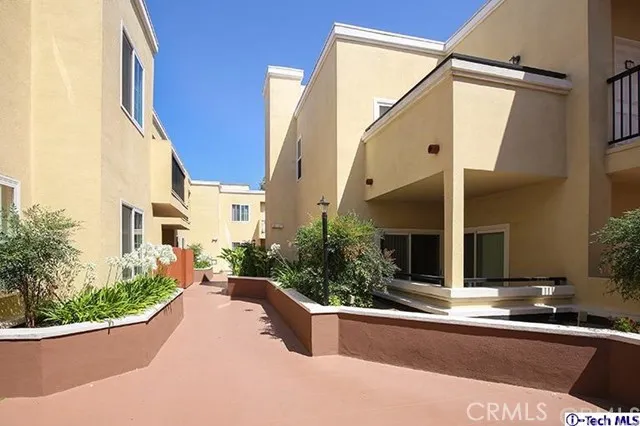 300 E Providencia Avenue 107, Burbank, California 91502