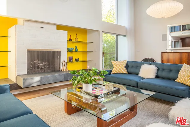 11808 Kearsarge Street, Los Angeles, California 90049