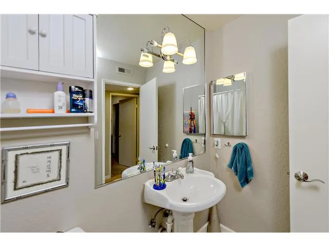 2711 Abejorro Street, Carlsbad, California 92009