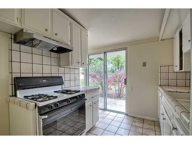 1670 Leora Lane, Encinitas, California 92024