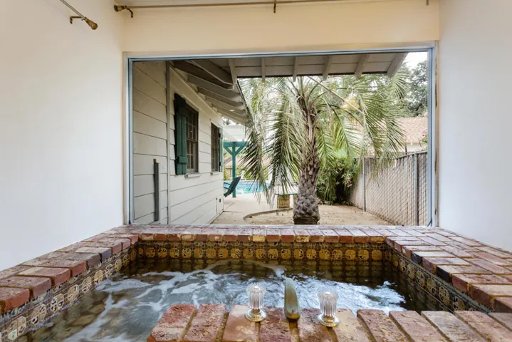 24445 Arcadia Master Tub