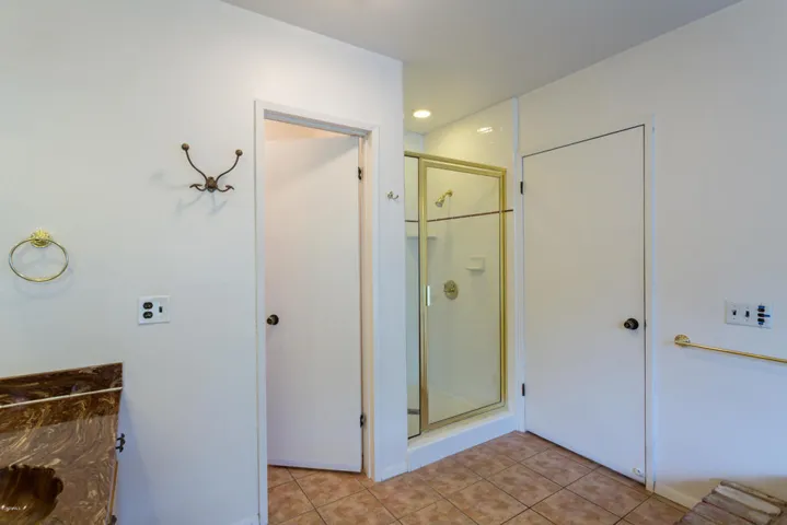 24445 Arcadia Master Shower
