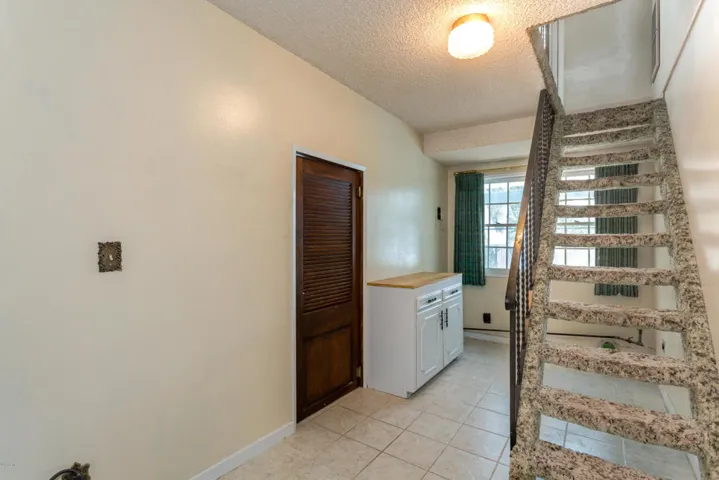 24445 Arcadia Laundry Area