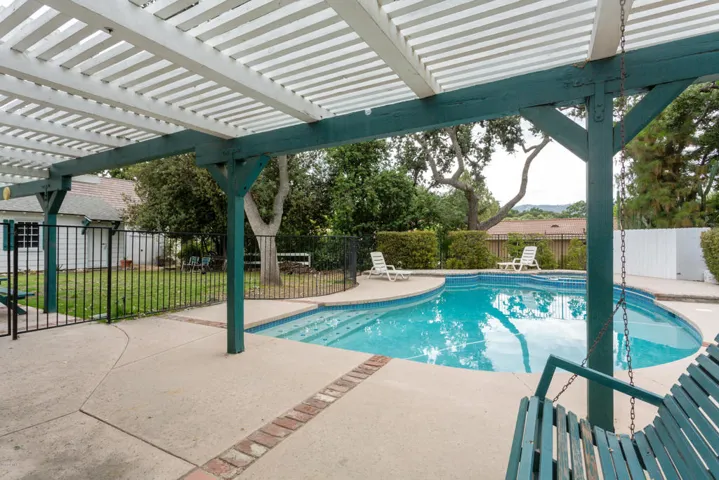 24445 Arcadia Pool & Patio