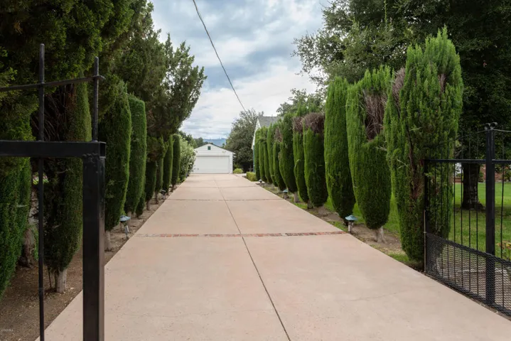 24445 Arcadia Driveway