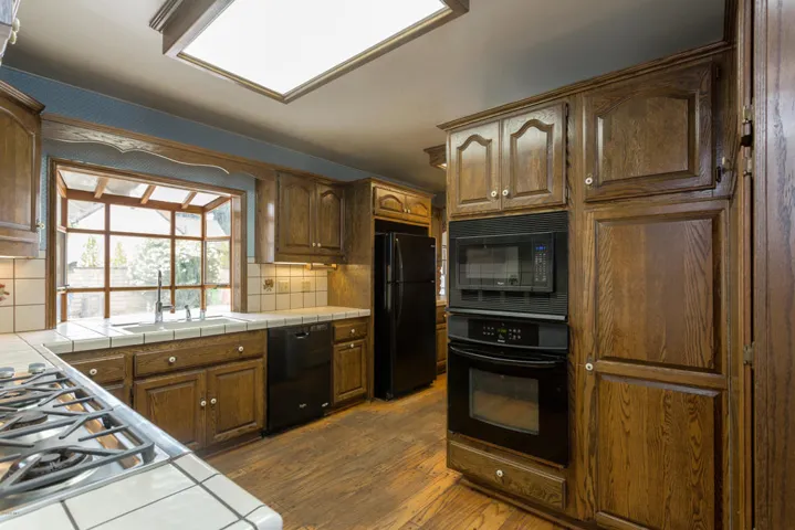 24445 Arcadia Kitchen