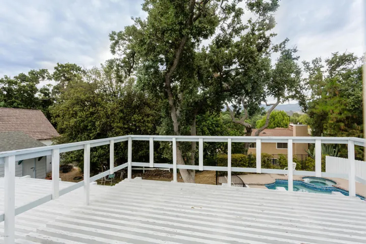 24445 Arcadia Balcony