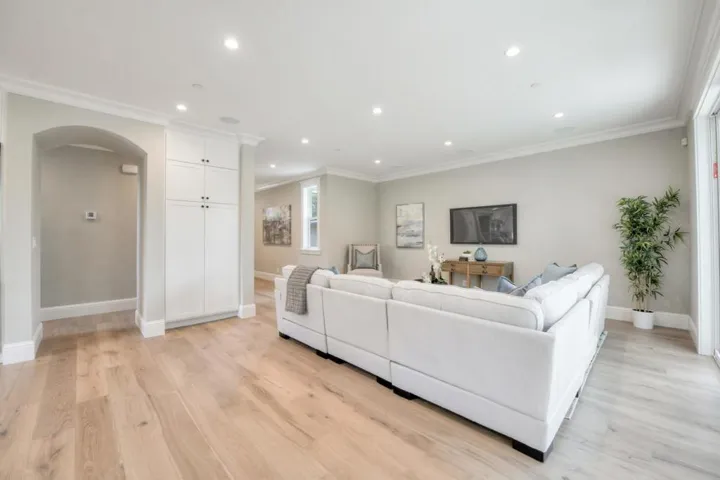 456 Farley Street, Mountain View, California 94043