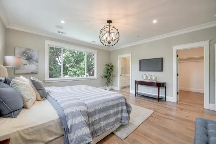 456 Farley Street, Mountain View, California 94043