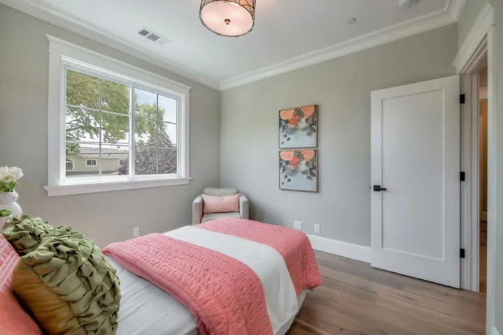 456 Farley Street, Mountain View, California 94043