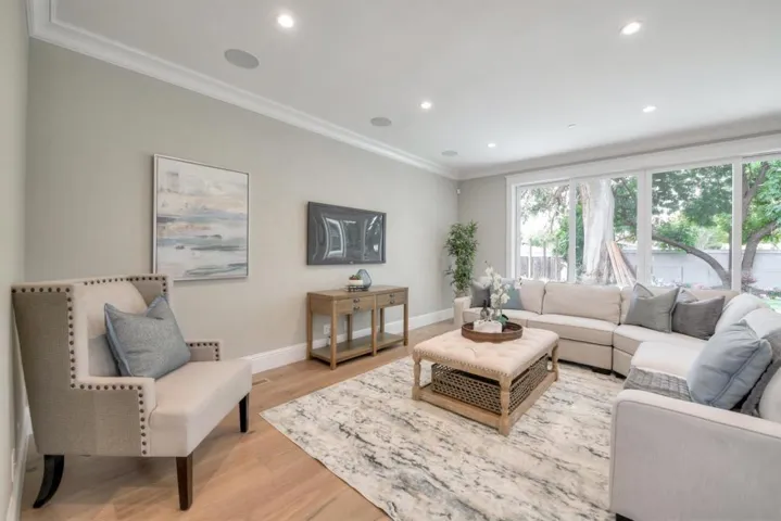 456 Farley Street, Mountain View, California 94043