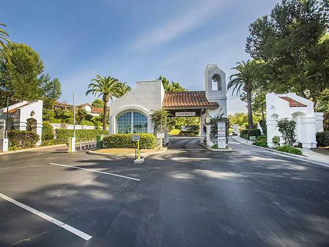 24/7 guard gated security!