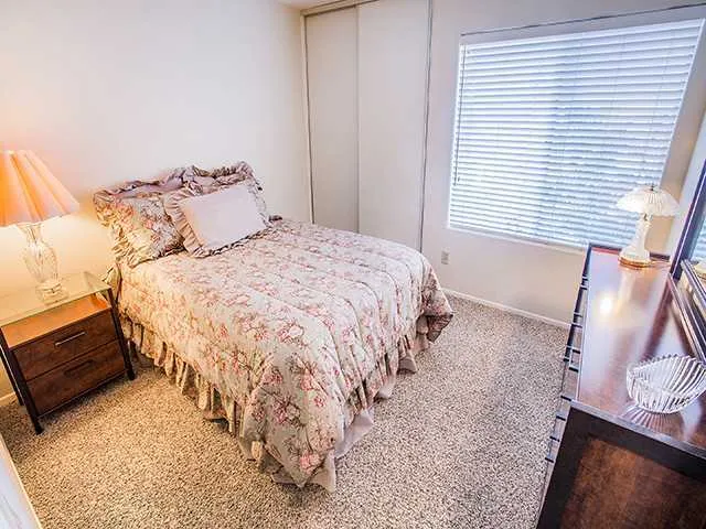 Second bedroom or perfect as a office space.