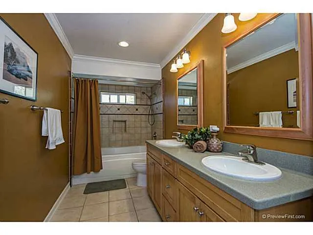 2210 Whisper Wind Lane, Encinitas, California 92024