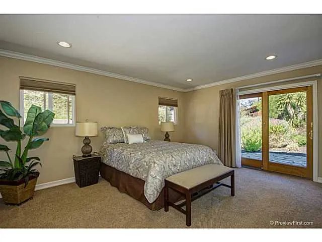 2210 Whisper Wind Lane, Encinitas, California 92024