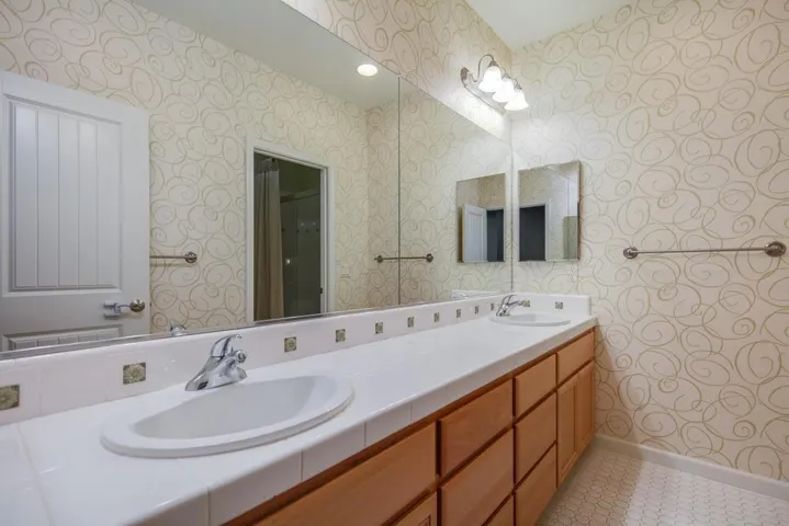 7905 Spanish Oak Circle, Gilroy, California 95020