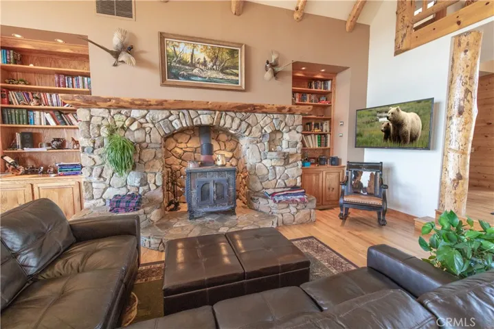 895 Needles Lane, Big Bear, California 92314