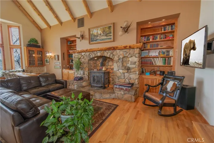 895 Needles Lane, Big Bear, California 92314