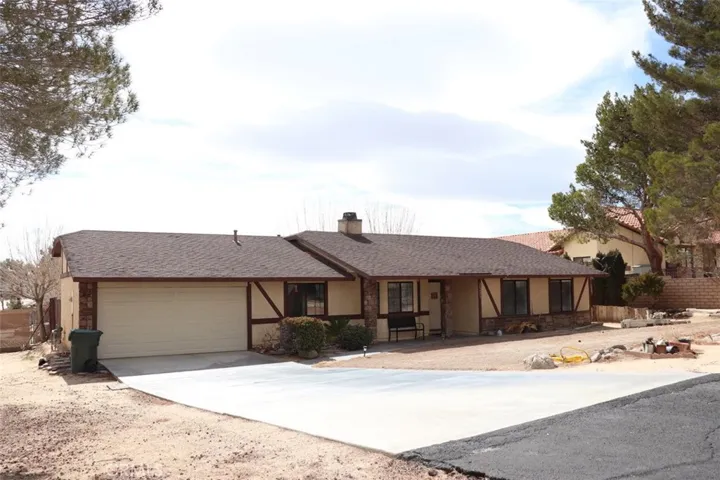 26621 Lakeview Drive, Helendale, California 92342