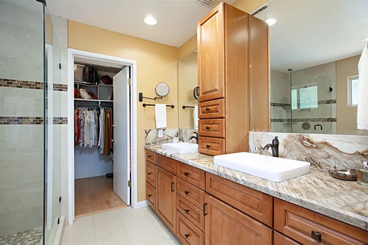 4885 Sunrise Valley Dr., El Cajon, California 92020