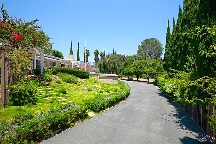 4885 Sunrise Valley Dr., El Cajon, California 92020