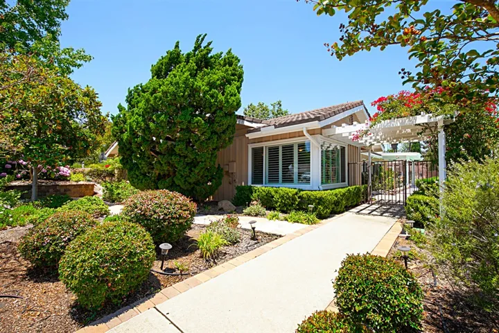 4885 Sunrise Valley Dr., El Cajon, California 92020