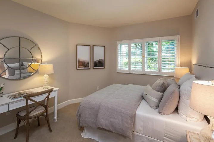 1 W Edith Avenue D126, Los Altos, California 94022