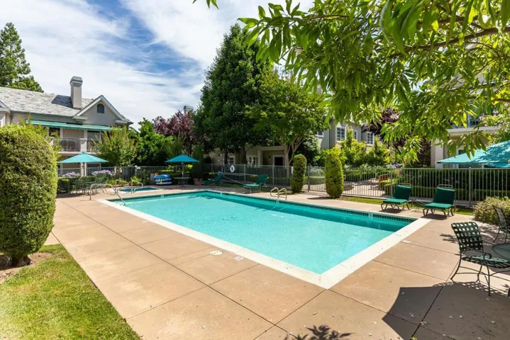 1 W Edith Avenue D126, Los Altos, California 94022