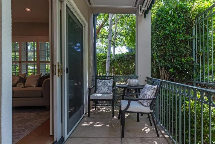 1 W Edith Avenue D126, Los Altos, California 94022