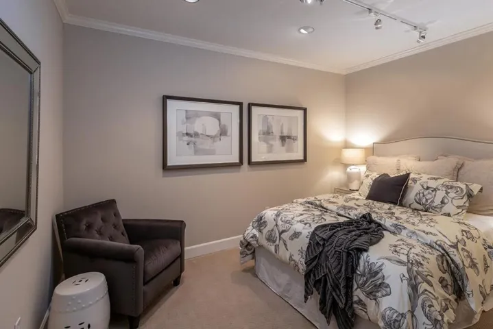 1 W Edith Avenue D126, Los Altos, California 94022