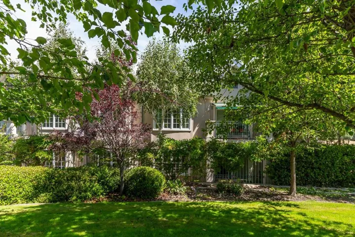 1 W Edith Avenue D126, Los Altos, California 94022