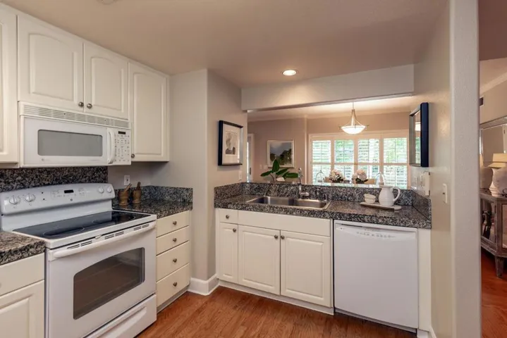 1 W Edith Avenue D126, Los Altos, California 94022