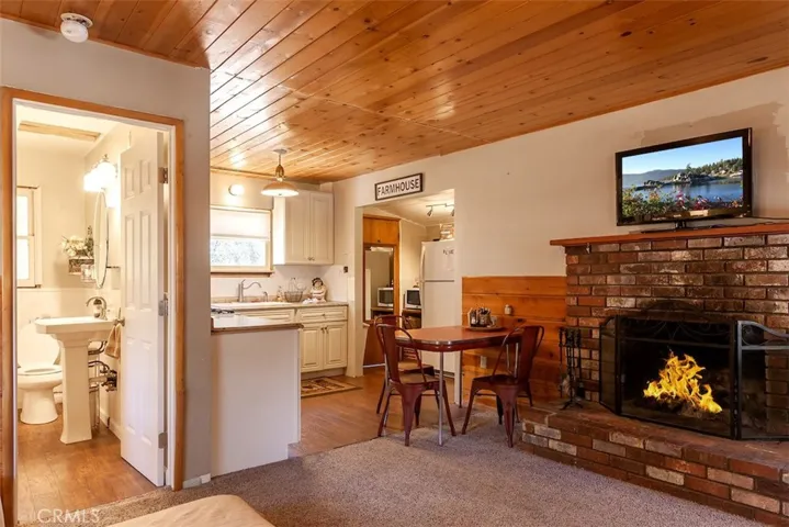 260 Leonard, Sugarloaf, California 92386