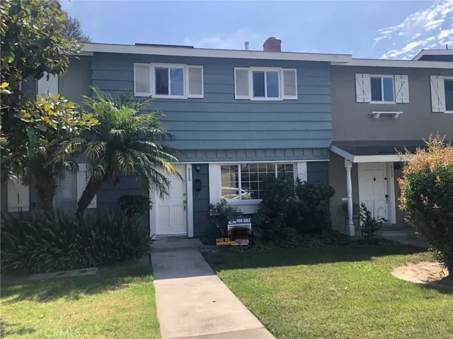 9526 Cornwall Drive, Huntington Beach, California 92646