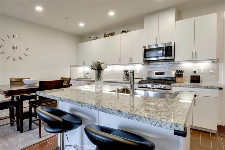 30 Finch, Lake Forest, California 92630
