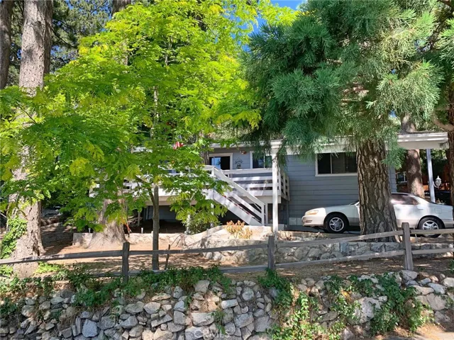 1402 Blackfoot W, Rimforest, California 92378