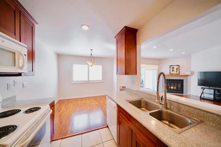 1563 Four Oaks Circle, San Jose, California 95131