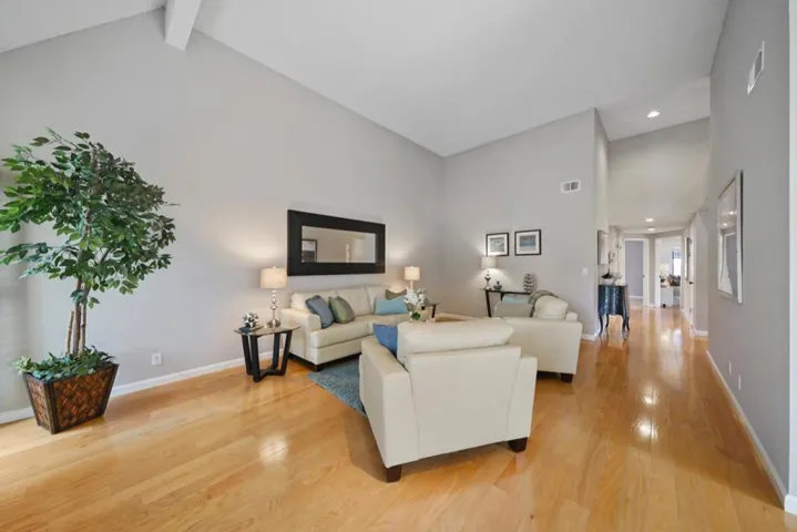544 Shorebird Circle 25201, Redwood City, California 94065