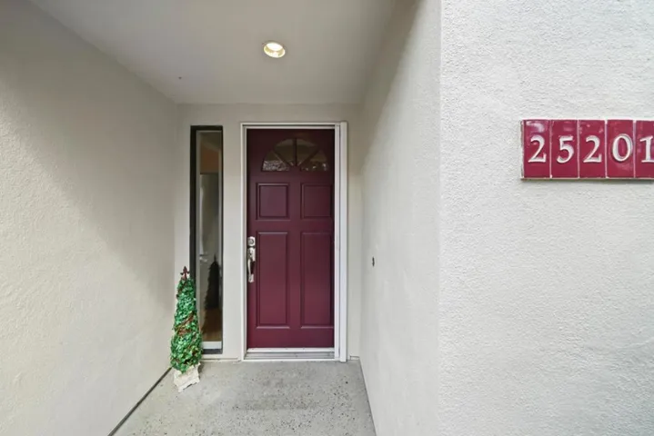 544 Shorebird Circle 25201, Redwood City, California 94065
